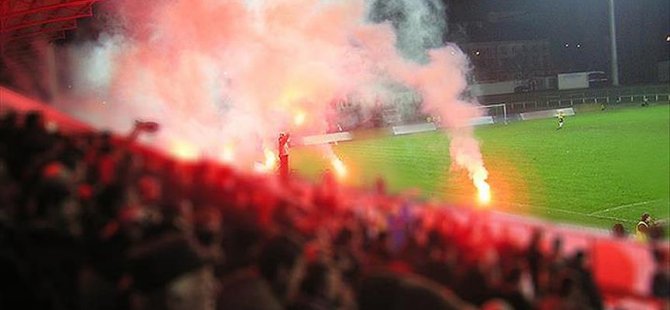 Stadyumda izdiham: 17 ölü
