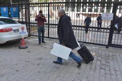 Adana'da özel Burç Okulları'na polisle vergi baskını (2)