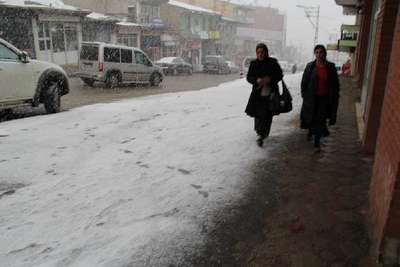 Başkale beyaza büründü