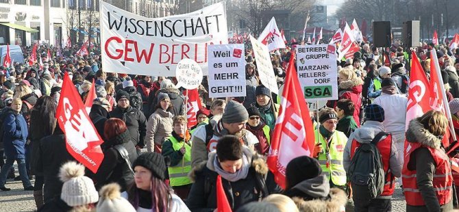 Almanya'da kamu çalışanları greve gitti