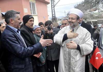 Görmez: Herhangi bir siyaset adamına cevap veremem