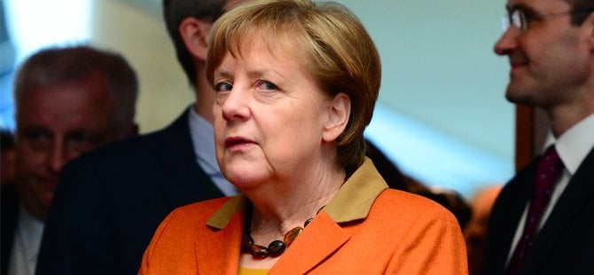 Merkel'den 'ortak maliye bakanı' önerisi