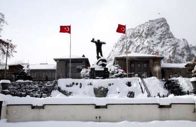 AFYONKARAHİSAR'DA ULAŞIMA KAR ENGELİ (2)