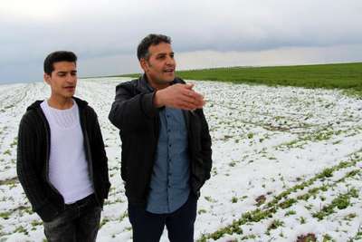Batman'da piknik hazırlığındaki ailelere kar sürprizi