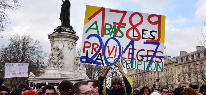 Paris'te tencere tavalı  'yolsuzluk' protestosu