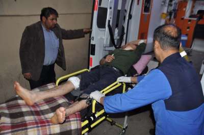 Adıyaman'da hafif ticari araç devrildi: 5 yaralı