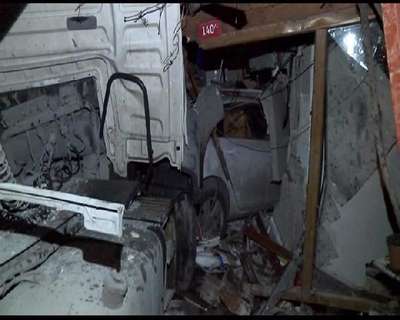 Kemerburgaz'da hafriyat kamyonu balıkçı restoranına girdi: 1 ölü, 1 yaralı