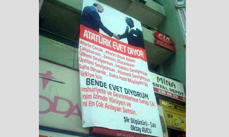 'Atatürk Evet Diyor' pankartına tepki