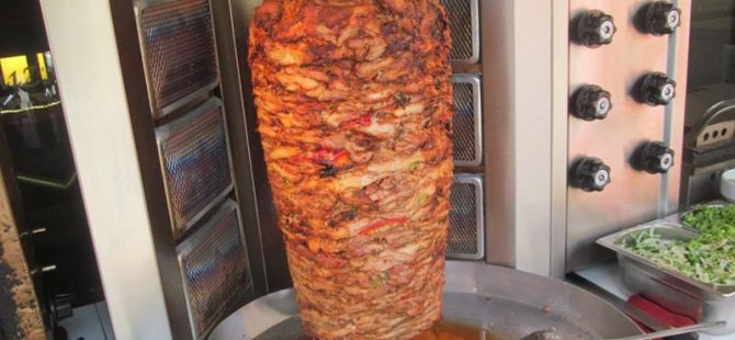 Dönerciler sıcaktan bunaldı