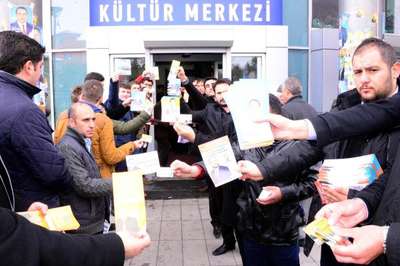Erzurum'da STK'lar AK Parti adayları için oy kullanıyor