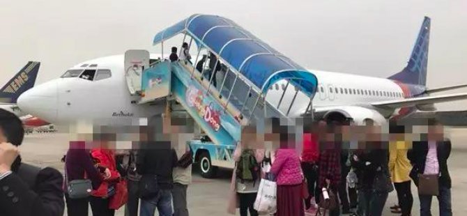 Yolcu uçağı saatlerce kapısı kapanmadan uçtu