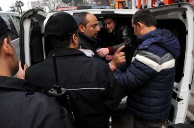 Lokantada taşkınlık yapan iki kişi karakolluk oldu