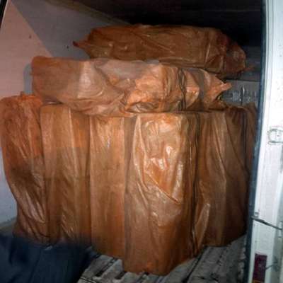 Minibüsten 74 bin paket kaçak sigara çıktı