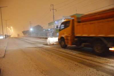 KULA'DA KAPANAN YOL TEKRAR ULAŞIMA AÇILDI (3)