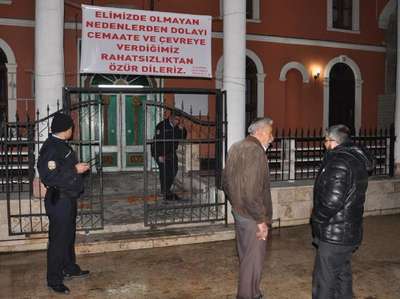 Tarihi camide bu kez yapıştırıcı krizi