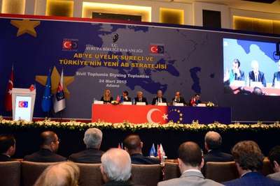 AB Bakanı Bozkır: Sivil toplum demokrasi demek (2)
