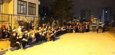 Şanlıurfa'da üniversiteli kızlar, yurt protestosunu sürdürdü