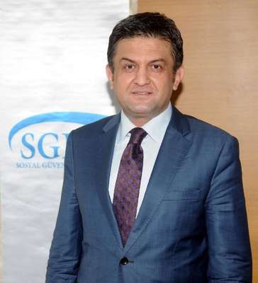 Çalışan annelere aylık 300 Euro bakıcı desteği