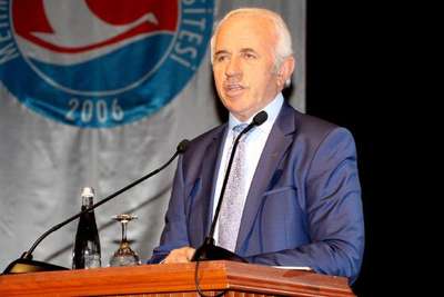 İşadamı Güral'dan üniversitelilere: İş aramayın, kendi işinizi kurun