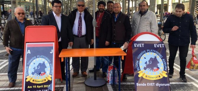 Frankfurt'ta 'Evet' standı kuruldu