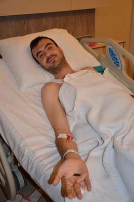 Gazinin vücudunda 4 yıl sonra fark edilen 8'inci mermi çıkarıldı