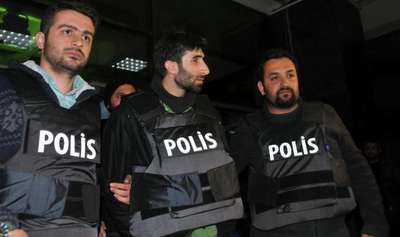 Soyguncunun rehin aldığı bankacılar 9 saat ecel terleri döktü