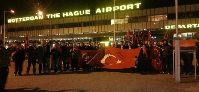Hollanda'da Türk Federasyonu üyelerinden protesto
