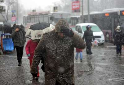 İSTANBUL’DA KAR YAĞIŞI ARALIKLARLA TİPİ ŞEKLİNDE ETKİLİ OLDU