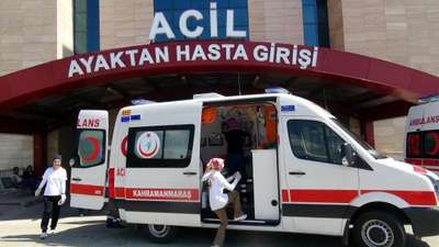 Hasmını adliye önünde bıçaklayarak öldürdü
