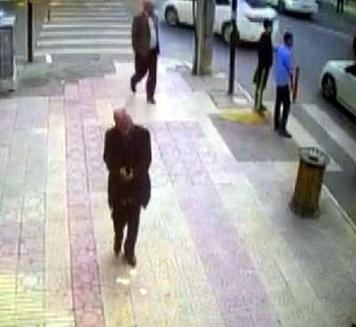 Bulduğu paranın sahibine güvenlik kamera görüntüsünden ulaştı