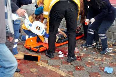 MALATYA'DA VERGİ DAİRESİNİN ÇATISI UÇTU: 4 AĞIR YARALI (2)- YENİDEN