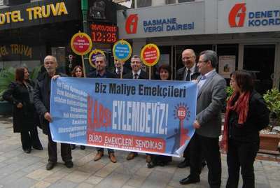 Maliye çalışanları, çalışma koşullarına isyan etti