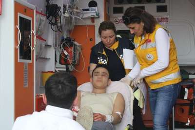 Bursa'da lise öğrencisi, okulda 2 müdür yardımcısını bıçakladı