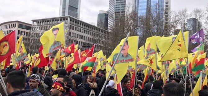 Almanya'da Öcalan posterleri açıldı