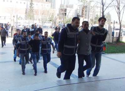 Şanlıurfa'da 3 işyerini soyan 4 şüpheli yakalandı
