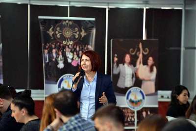 Avcılar'da 'Kadın Belediye Başkanları Zirvesi'nden önce 'Genç kadınlar zirvesi'