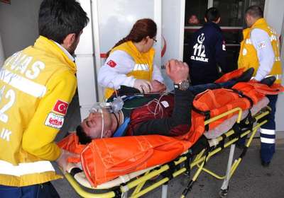 Bonzai komasına giren genç penceren çıkarıldı