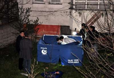 Mutfakta kendini ateşe verip 3'üncü kattan atladı