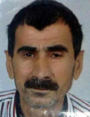 Elbise askısında kemerle intihar