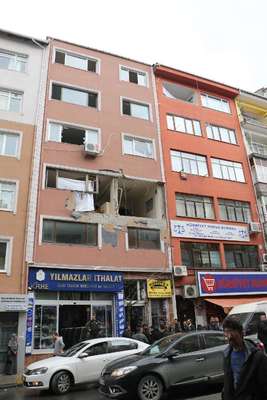 O dergide maskeli basın açıklaması