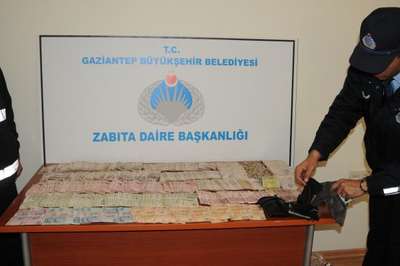 Dilencilerin üzerinden servet çıktı