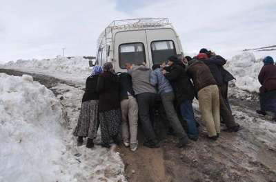 Yolu yapılmayan köylüler sandığa gitmeyecek