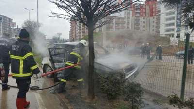 LPG'li otomobil seyir halindeyken alev alıp yandı