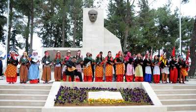 Şahinbey, mezarı başında anıldı