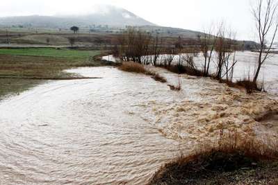 Aralıksız yağmur Burdur'da sele neden oldu