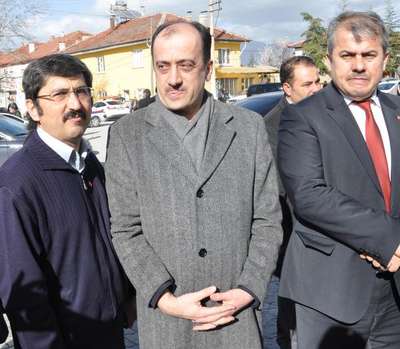 Bakan Zeybekçi, Büyükelçi'yi acı gününde yalnız bırakmadı
