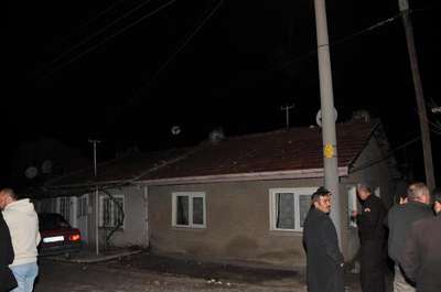 Elektrikli şofben patladı,500 metre uzaklıktaki apartmanın 5'inci kat duvarını deldi