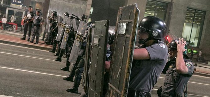 Brezilya'da polislere yasaklandı