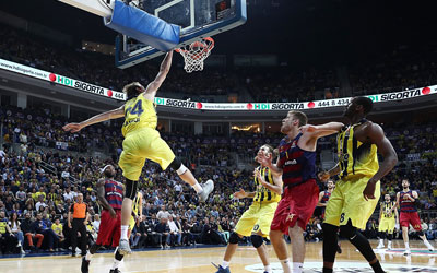 Fenerbahçe Barcelona Lassa'yı uzatmada devirdi