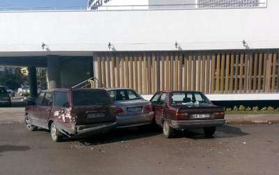 3 otomobile çarpıp kaçan cipin sürücüsü aranıyor